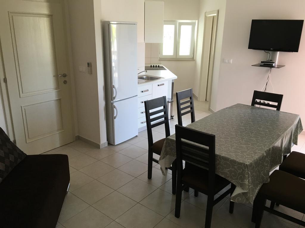 Apartments Meridiana 1 Оребич Екстер'єр фото