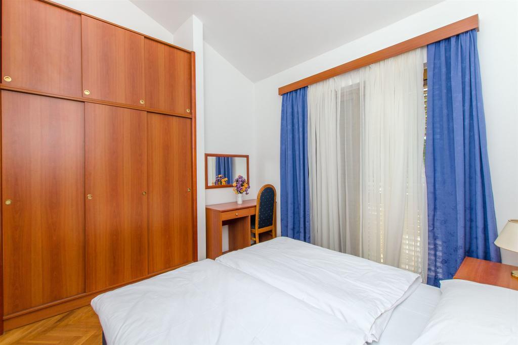 Apartments Meridiana 1 Оребич Екстер'єр фото