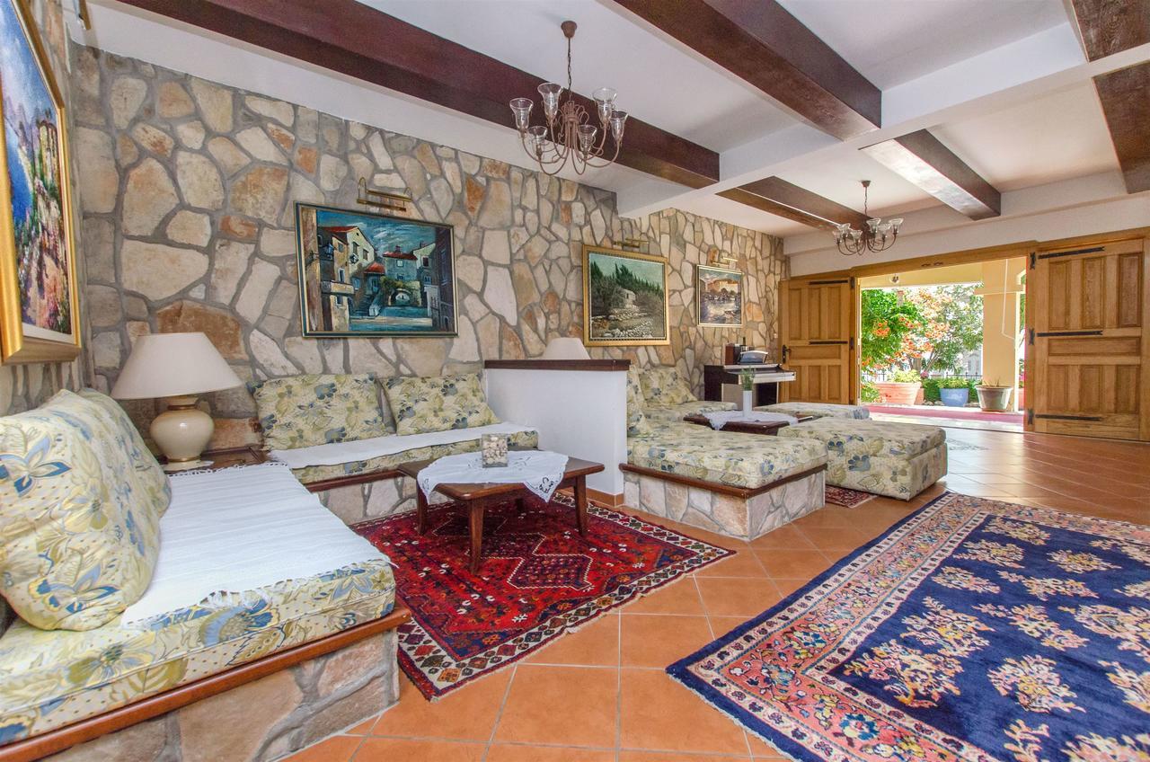 Apartments Meridiana 1 Оребич Екстер'єр фото
